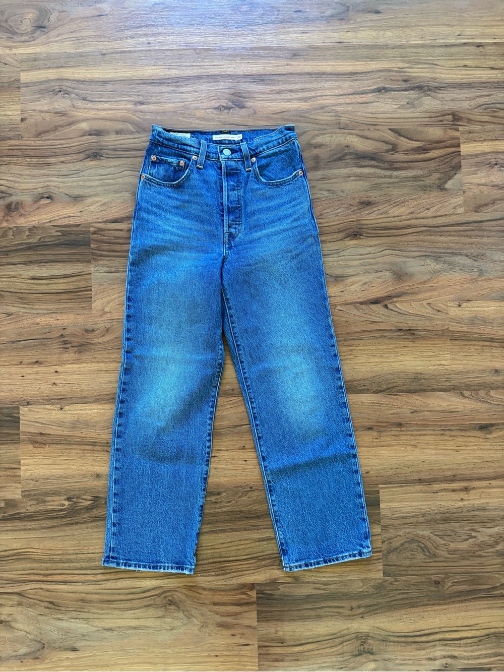 Medium Wash Levi’s Ribcage Straight Ankle 24x27